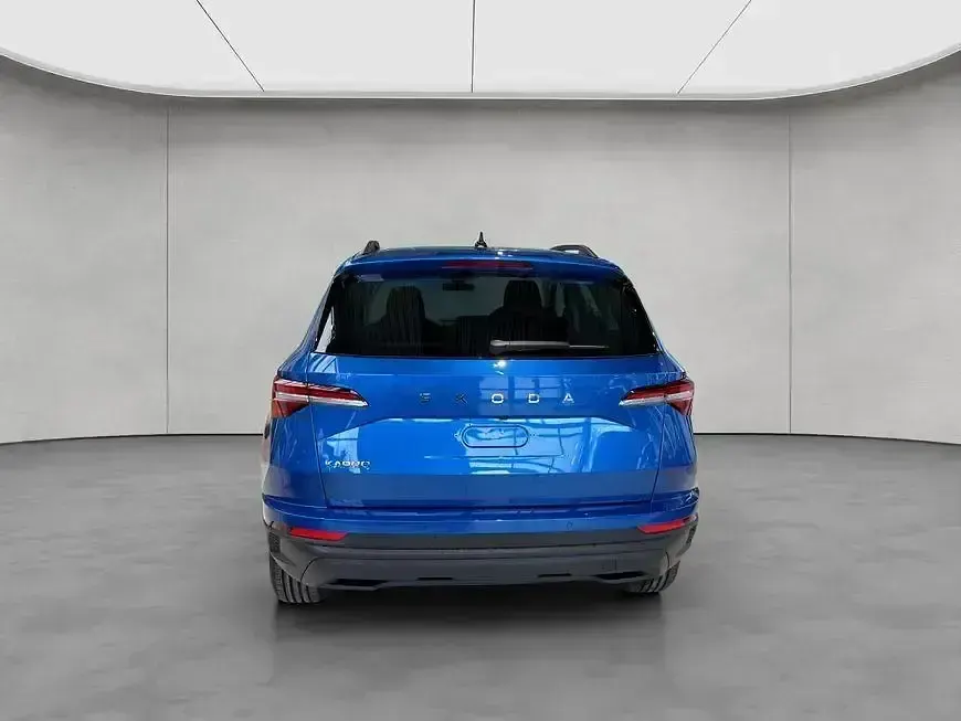 Neu Skoda Karoq 150 PS (110 kW) 2025 Blau SUV