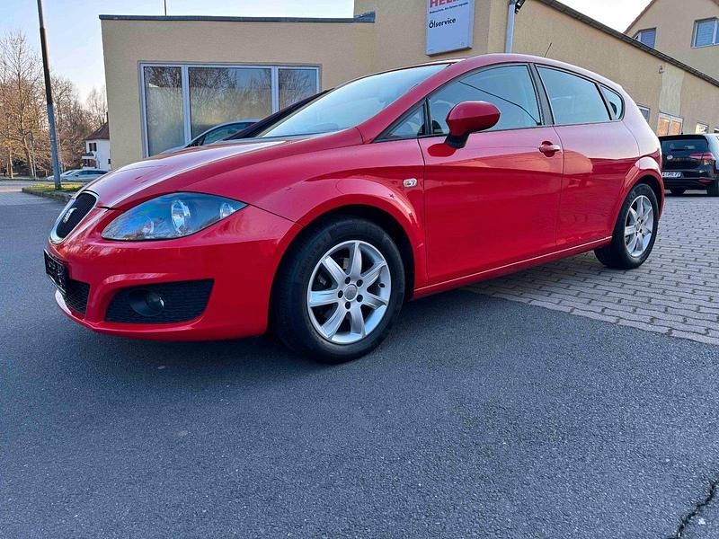 Usata Seat Leon 105 CV (77 kW) 2010 Rosso Utilitaria