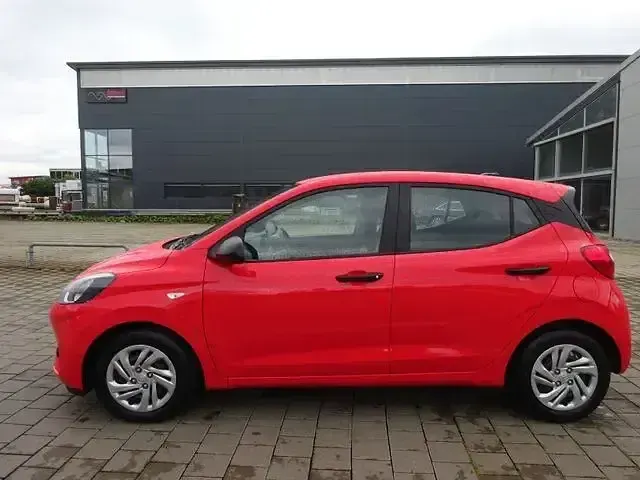 Gebraucht Hyundai i10 Comfort 67 PS (49 kW) 2020 Rot Kleinwagen