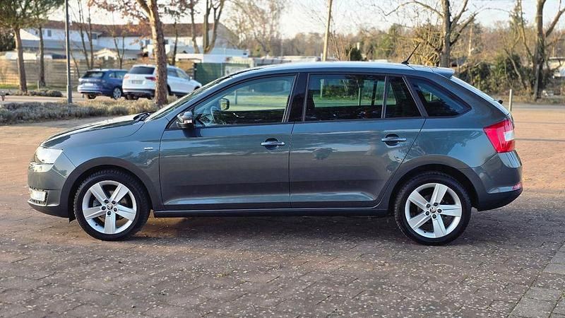 Gebraucht Skoda Rapid Drive 90 PS (66 kW) 2017 Grau Kleinwagen