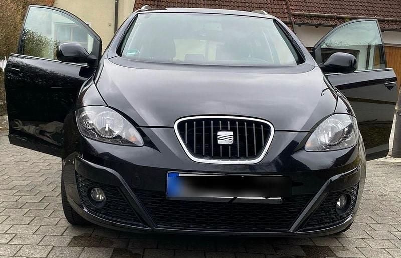 Schwarz Gebraucht 2010 Seat Altea Reference Van / Kleinbus | 2.600 € (Fairer Preis) - Bild 1/4