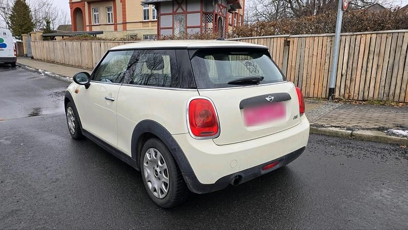 Gebraucht Mini Cooper 102 PS (75 kW) 2015 Gelb Kleinwagen