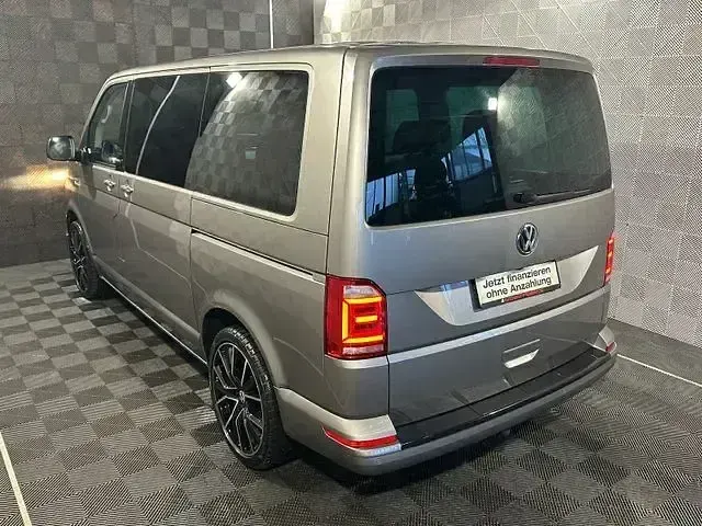 Używany VW Multivan Comfortline 199 KM (146 kW) 2018 Beżowy Minivan