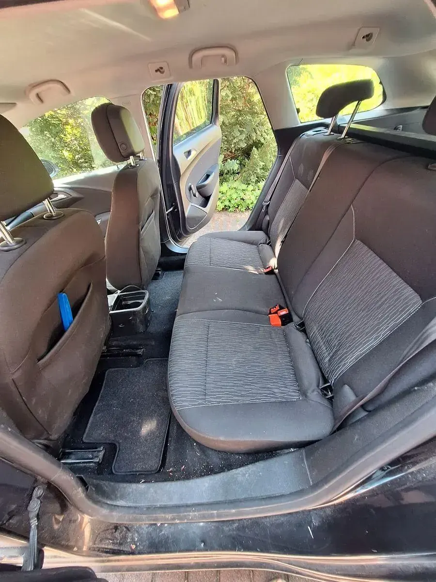 Gebraucht Opel Astra Edition 116 PS (85 kW) 2016 Schwarz Kombi