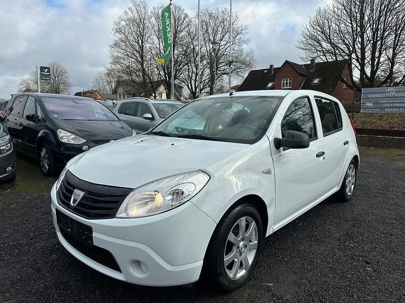 Gebraucht Dacia Sandero Basis 75 PS (55 kW) 2009 Gletscherweiss Kleinwagen