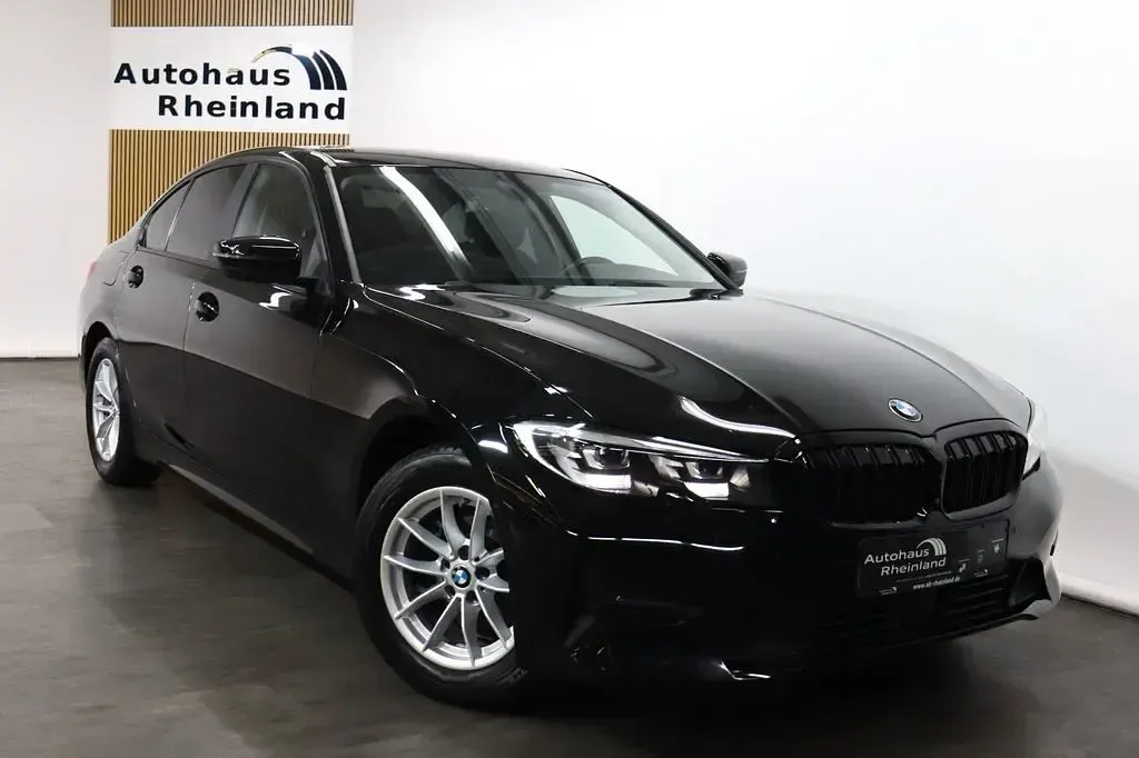 Gebraucht BMW 318 Advantage 150 PS (110 kW) 2019 Schwarz Limousine