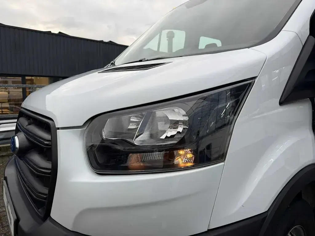 Gebraucht Ford Transit 170 PS (125 kW) 2021 Weiß Limousine