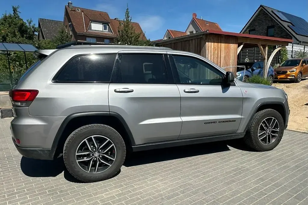 Gebraucht Jeep Grand Cherokee 250 PS (183 kW) 2018 Grau SUV