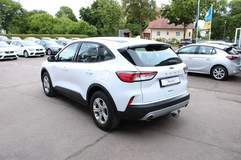 Używany Ford Kuga Cool & Connect 150 KM (110 kW) 2021 Biały SUV