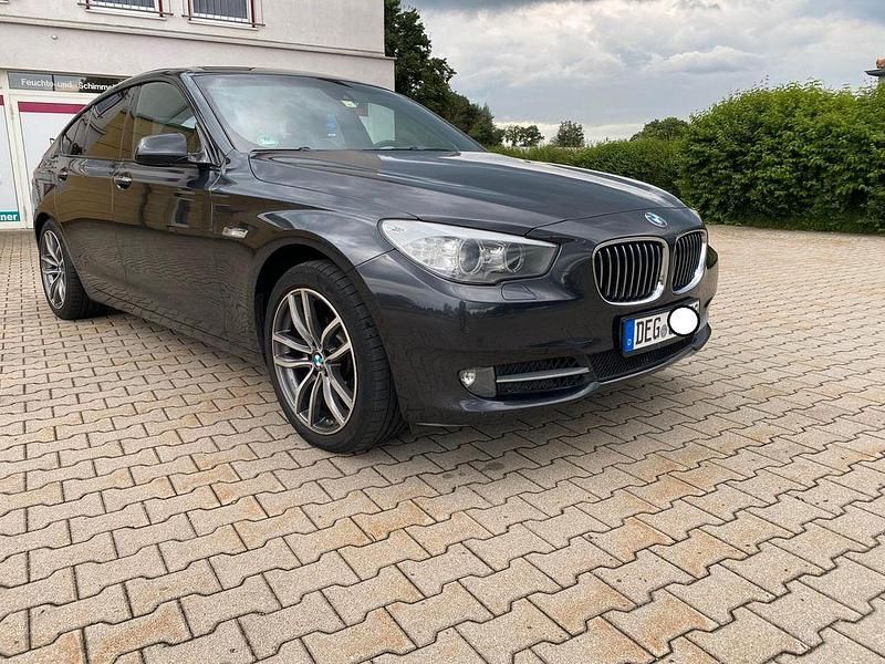 Grau Gebraucht 2010 BMW 530 Gran Turismo Shadowline Limousine | 5.250 € (Fairer Preis) - Bild 1/4