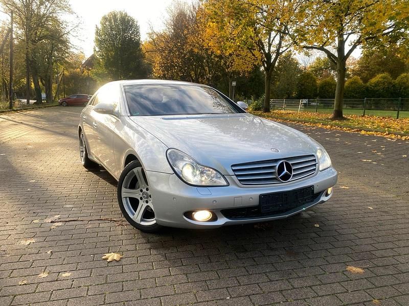 Silber Gebraucht 2005 Mercedes CLS350 Coupé | 10.000 € (Fairer Preis) - Bild 1/4