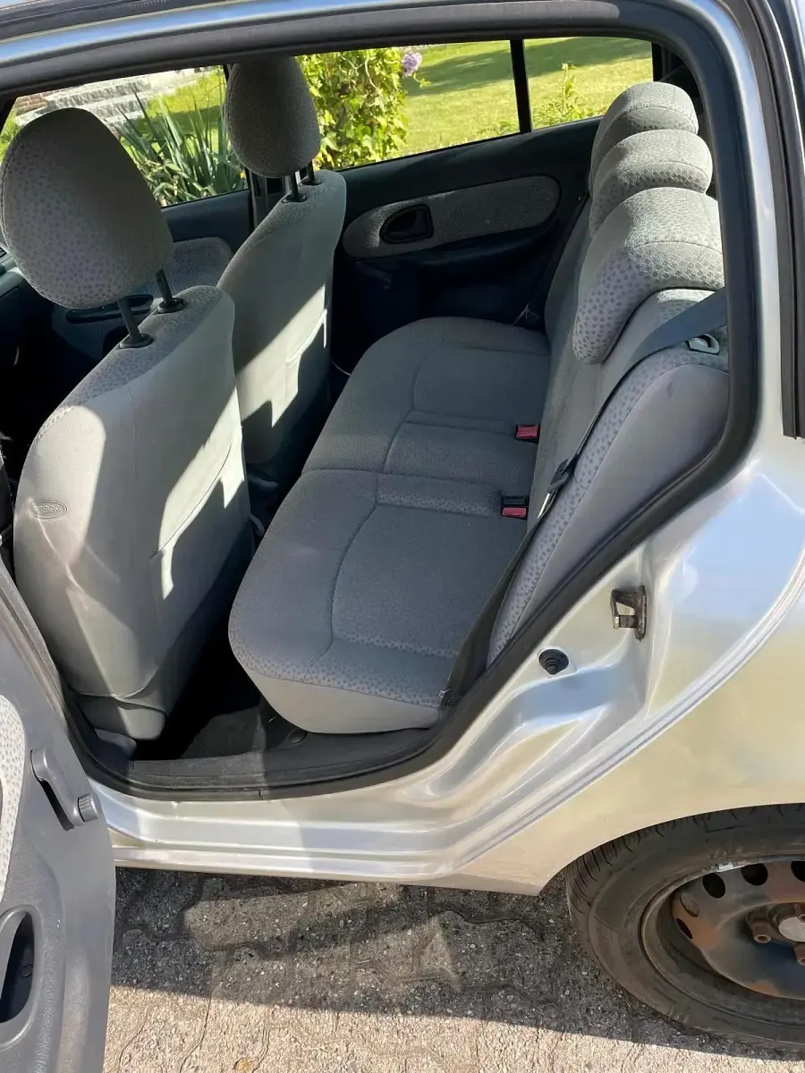 Gebraucht Renault Clio 58 PS (42 kW) 2005 Silber Kleinwagen