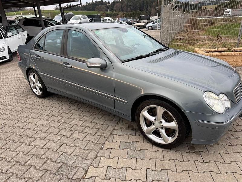 Gebraucht Mercedes C180 143 PS (105 kW) 2004 Grau Limousine