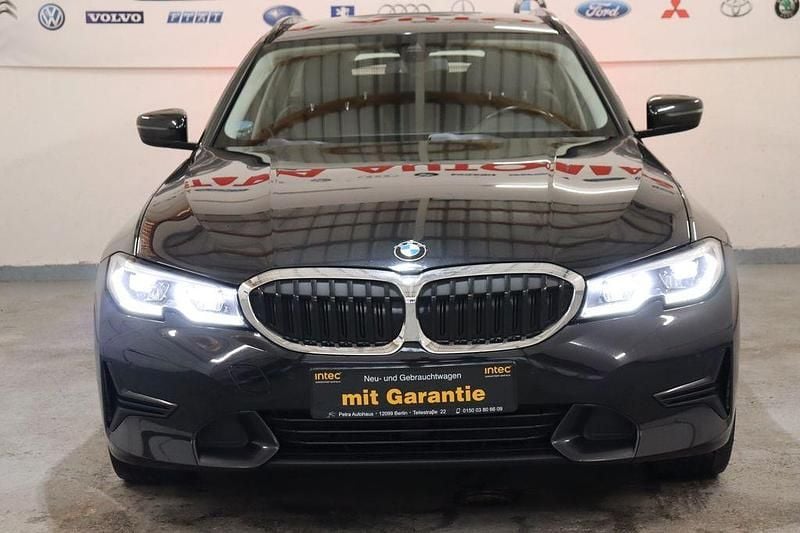Gebraucht BMW 320 Sport Line 190 PS (139 kW) 2021 Schwarz Kombi