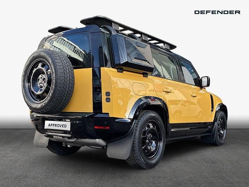 Neu Land Rover Defender 349 PS (256 kW) 2026 Deep sandglow yellow metallic SUV