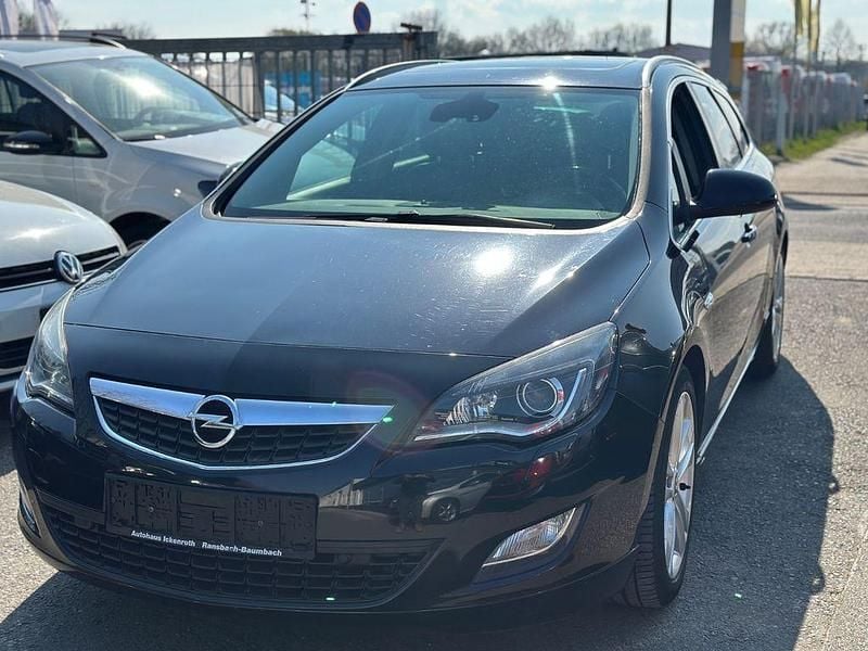 Gebraucht Opel Astra Innovation 179 PS (131 kW) 2011 Schwarz Kombi