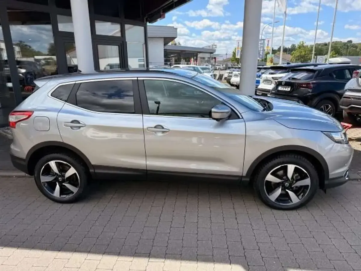 Gebraucht Nissan Qashqai 360º 116 PS (85 kW) 2017 Silber SUV