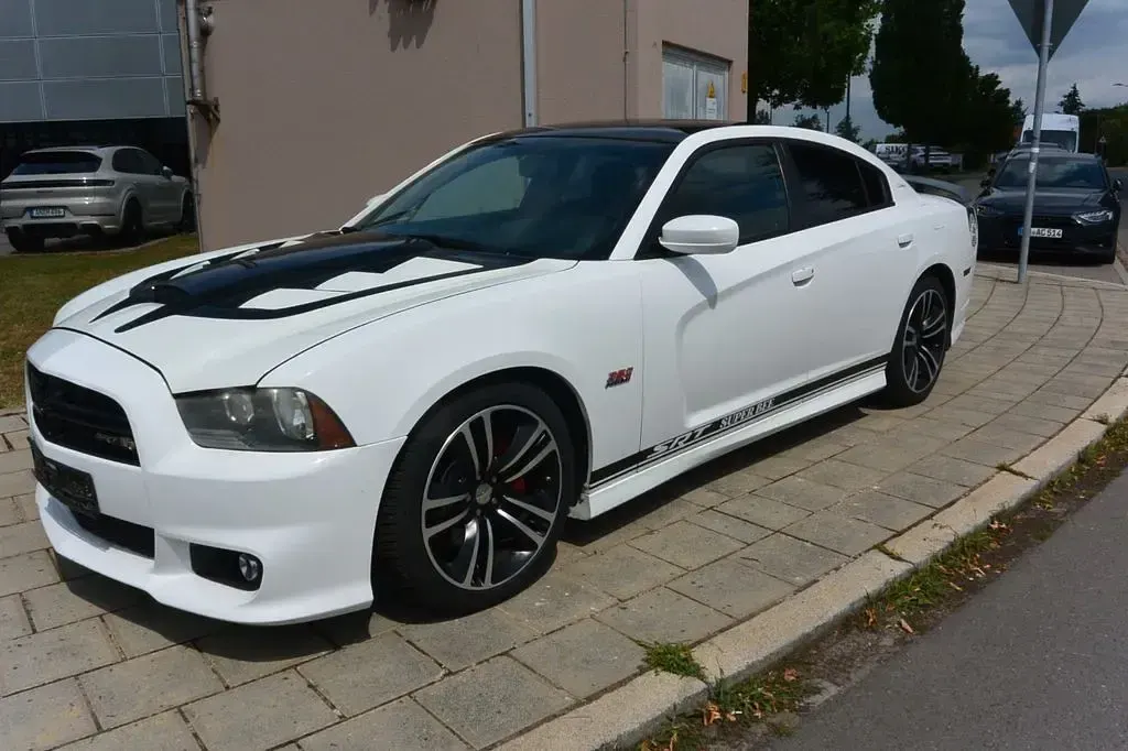 Gebraucht Dodge Charger 477 PS (350 kW) 2013 Weiß Limousine