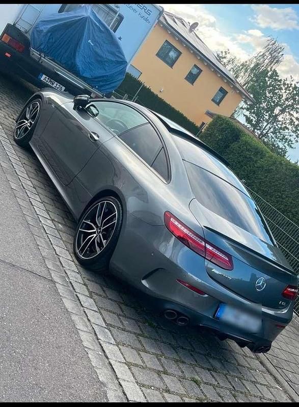Grau Gebraucht 2019 Mercedes E53 AMG AMG Coupé | 50.500 € (Fairer Preis) - Bild 1/4