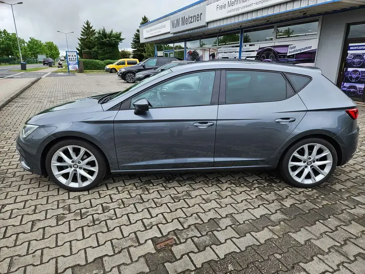 Używany Seat Leon FR 125 KM (91 kW) 2018 Szary Hatchback