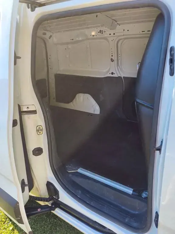 Gebraucht Peugeot Partner 99 PS (72 kW) 2019 Weiß Van / Kleinbus