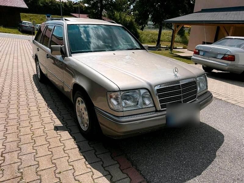 Second-hand Mercedes E320 220 CP (161 kW) 1994 Andere farben Break