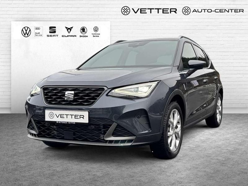 Grau Gebraucht 2024 Seat Arona FR SUV | 23.899 € (Fairer Preis) - Bild 1/4