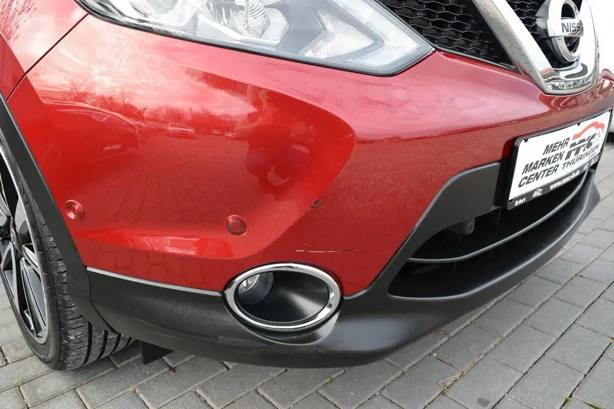 Gebraucht Nissan Qashqai 116 PS (85 kW) 2017 Rot SUV