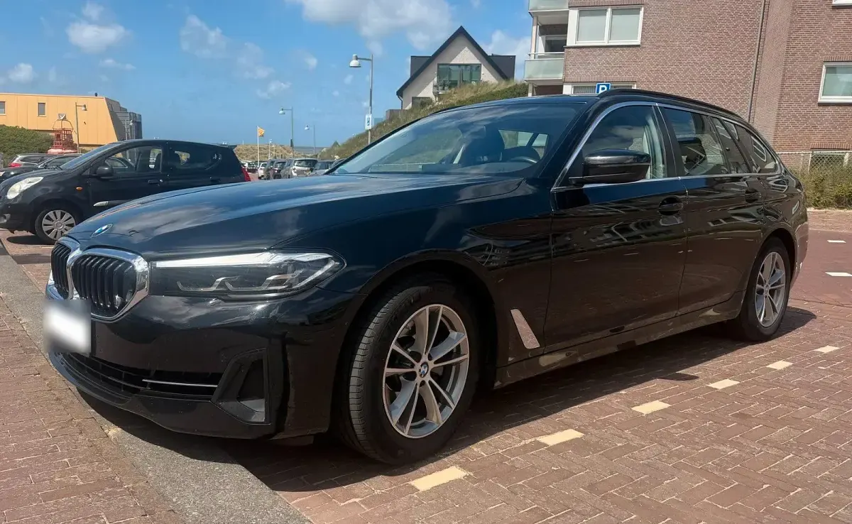 Gebraucht BMW 520 Performance 190 PS (139 kW) 2021 Schwarz Limousine