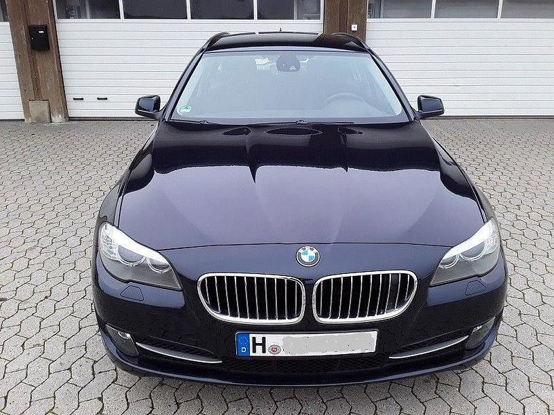 Gebraucht BMW 535 Sport Line 313 PS (230 kW) 2012 Blau Kombi