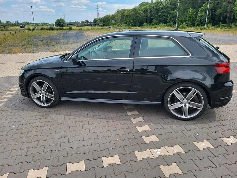 Gebraucht Audi A3 125 PS (91 kW) 2016 Schwarz Coupé