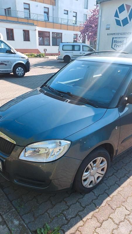 Grau Gebraucht 2009 Skoda Fabia Kombi | 1.800 € (Guter Preis) - Bild 1/4