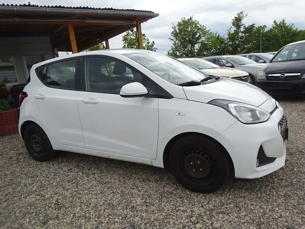 Gebraucht Hyundai i10 YES! 67 PS (49 kW) 2018 Weiß Kleinwagen