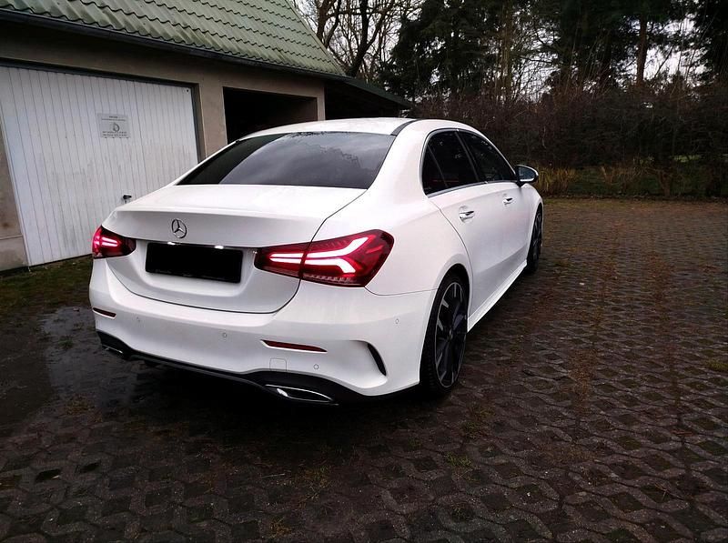 Gebraucht Mercedes A250 AMG line 224 PS (164 kW) 2019 Weiß Limousine