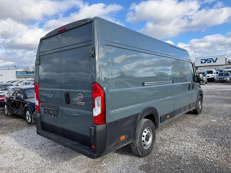 Gebraucht Fiat Ducato 140 PS (102 kW) 2024 Grau Van