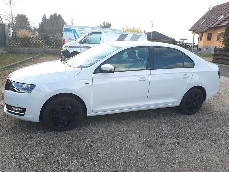 Gebraucht Skoda Rapid 110 PS (80 kW) 2018 Weiß Kleinwagen