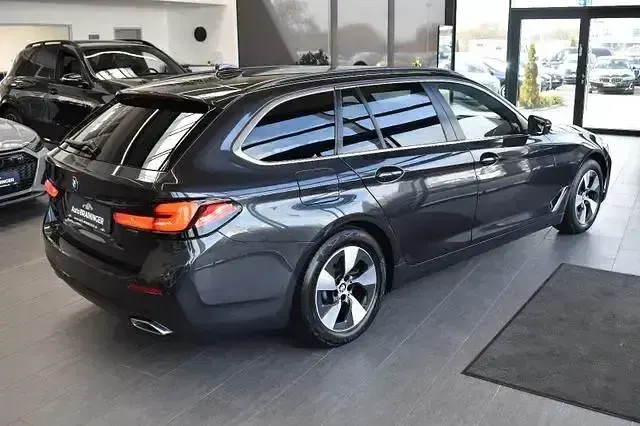 Gebraucht BMW 520 190 PS (139 kW) 2022 Grau Kombi