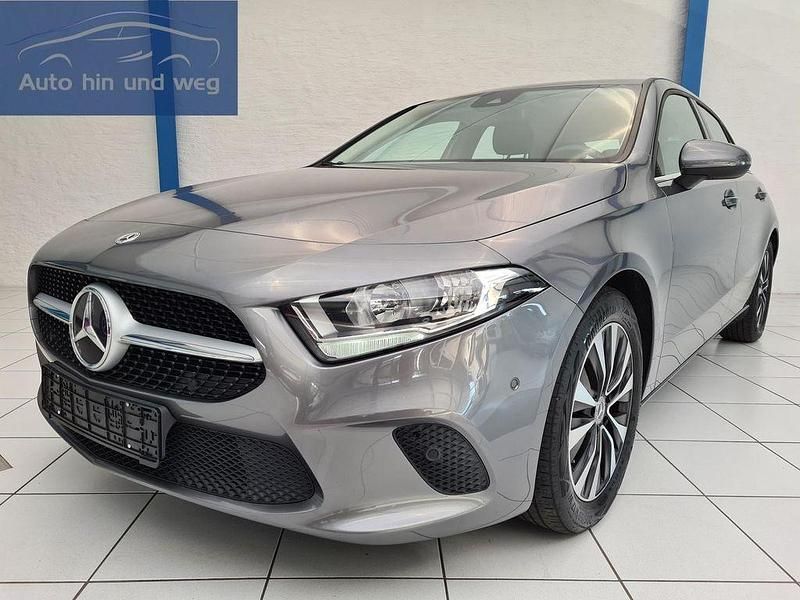 Mountaingrau met. Gebraucht 2021 Mercedes A220 Limousine | 23.900 € (Superpreis) - Bild 1/4