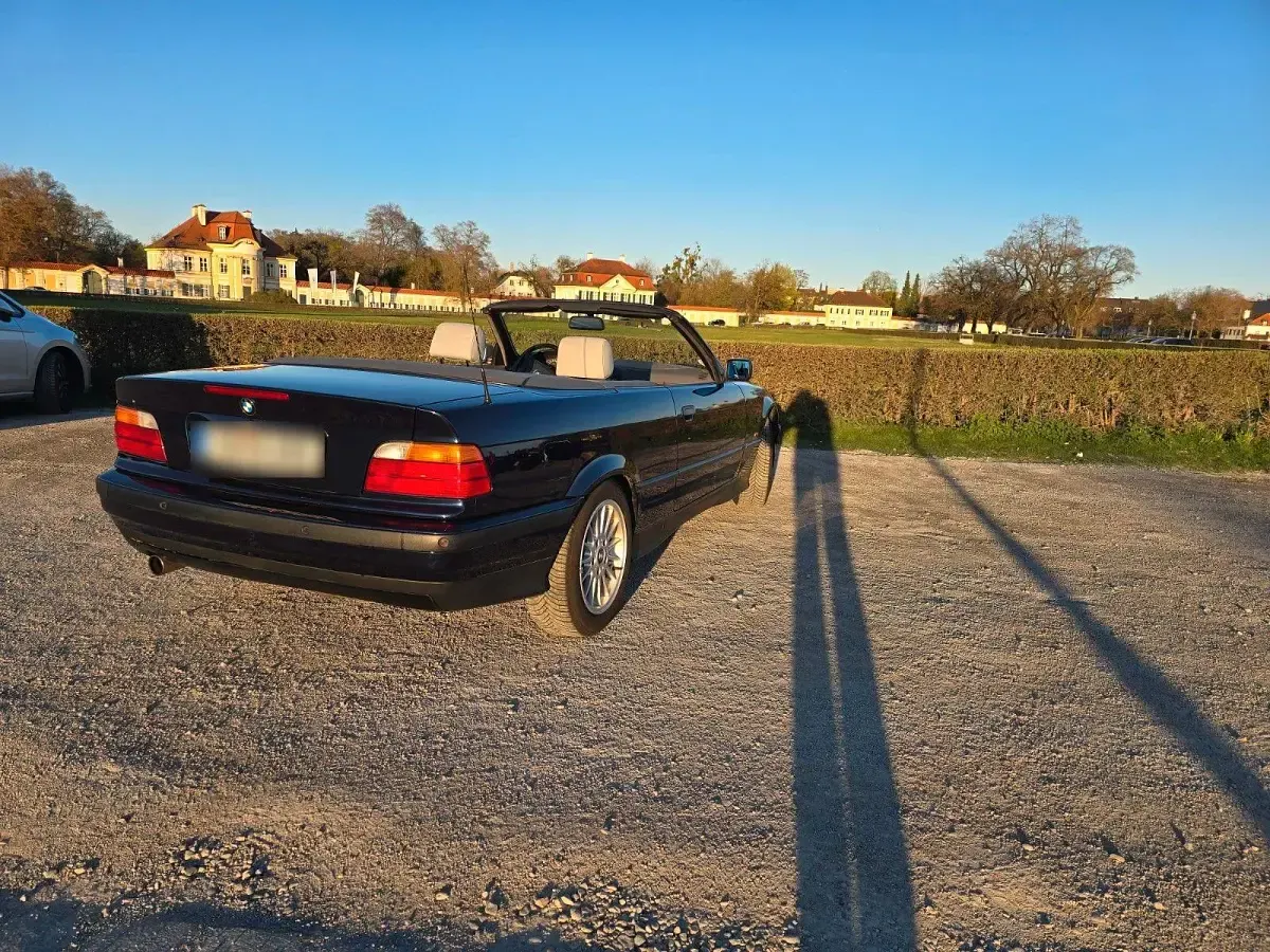 Gebraucht BMW 318 116 PS (85 kW) 1999 Blau Cabrio
