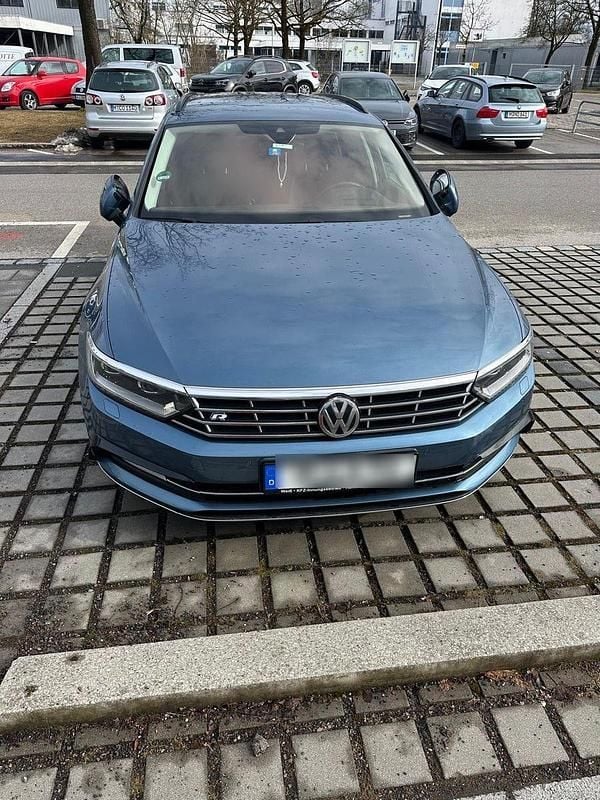 Gebraucht VW Passat R-line 190 PS (139 kW) 2017 Blau Kombi