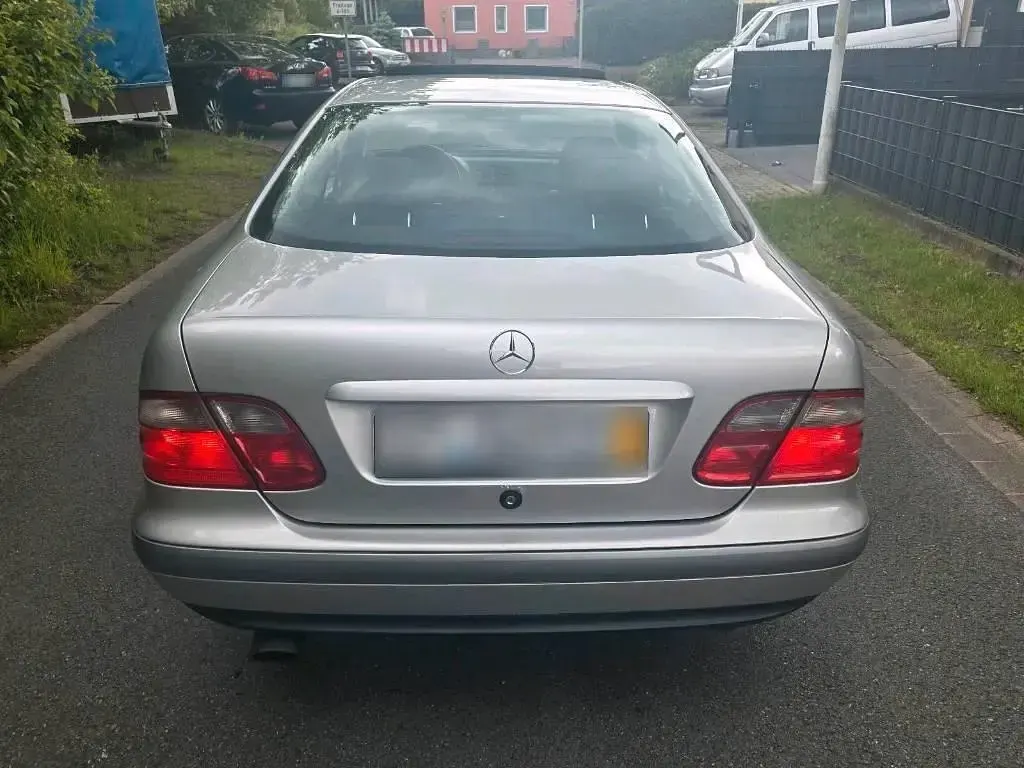 Gebraucht Mercedes CLK320 218 PS (160 kW) 1998 Silber Coupé
