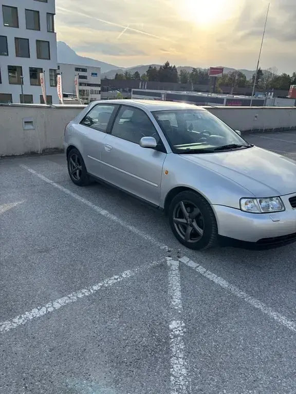 Second-hand Audi A3 125 CP (91 kW) 2000 Argintiu Hatchback