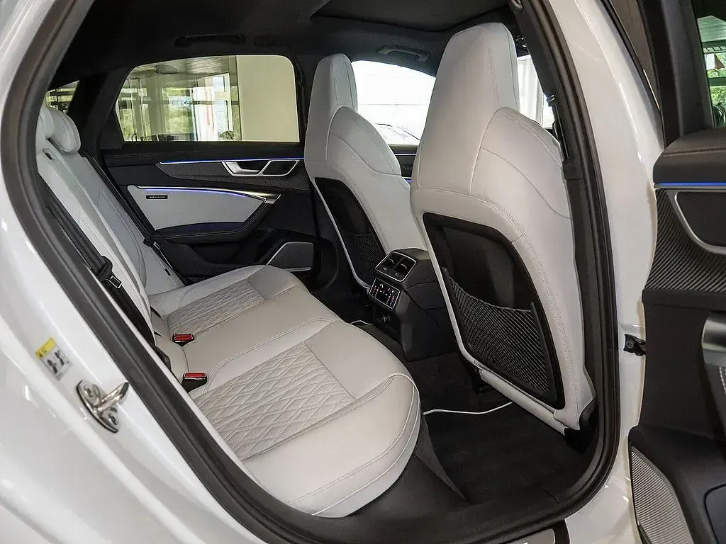 Gebraucht Audi S6 Sport 344 PS (253 kW) 2025 Gletscherweiss Limousine