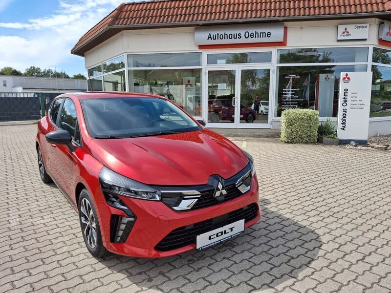Neu Mitsubishi Colt Plus 67 PS (49 kW) 2025 Rot Limousine