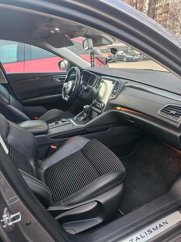 Second-hand Renault Talisman 160 CP (117 kW) 2016 Hatchback
