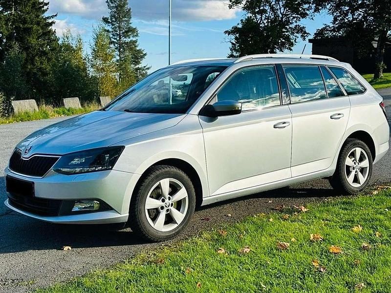 Gebraucht Skoda Fabia Style 110 PS (80 kW) 2016 Silber Kleinwagen