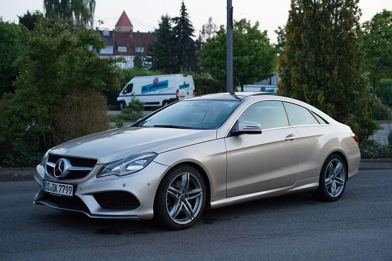 Gebraucht 2015 Mercedes E220 AMG line Coupé | 13.299 € (Fairer Preis) - Bild 1/4