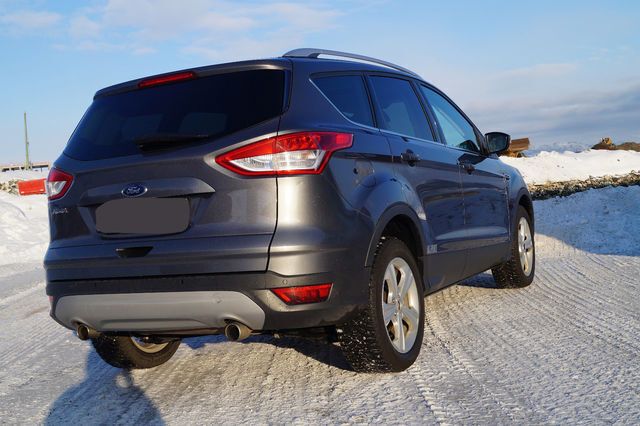 Gebraucht Ford Kuga Titanium 140 PS (102 kW) 2013 Grau metallic SUV