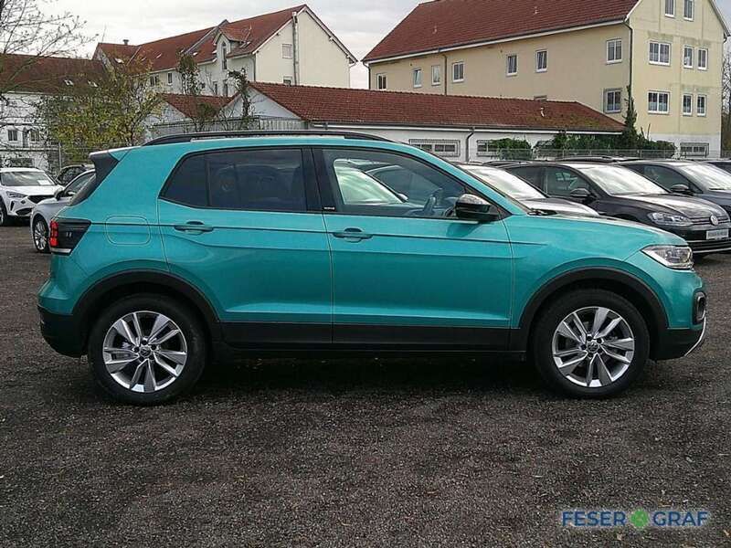 Gebraucht VW T-Cross Move 110 PS (80 kW) 2023 Makena türkis SUV