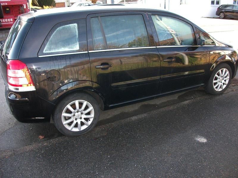 Gebraucht Opel Zafira 150 PS (110 kW) 2009 Schwarz Van / Kleinbus